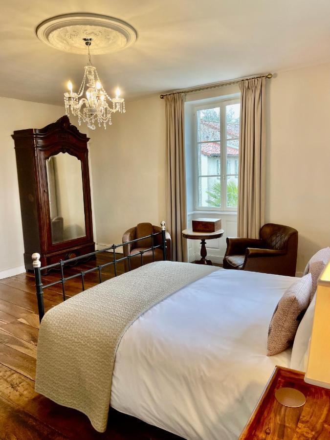 Maison Hirondelles Hotes Mezieres-sur-Issoire Экстерьер фото