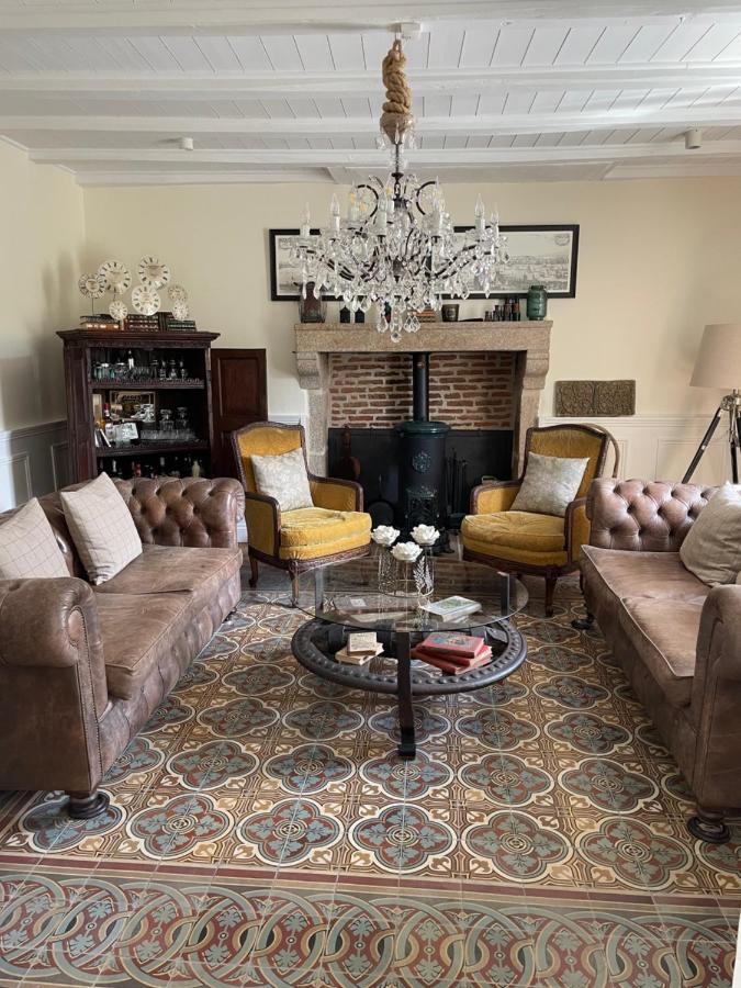 Maison Hirondelles Hotes Mezieres-sur-Issoire Экстерьер фото